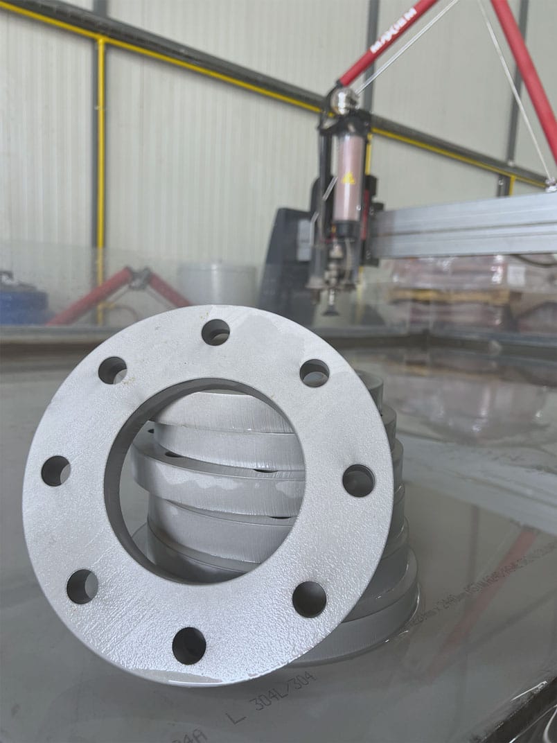 Cómo una Empresa Automotriz Incrementó su Eficiencia con el Water Jet