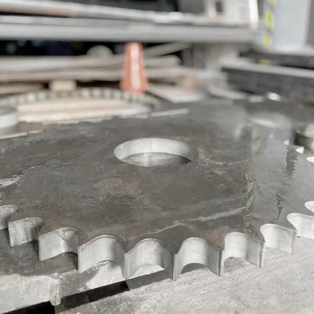 Panel industrial perforado cortado con waterjet para aplicaciones automotrices