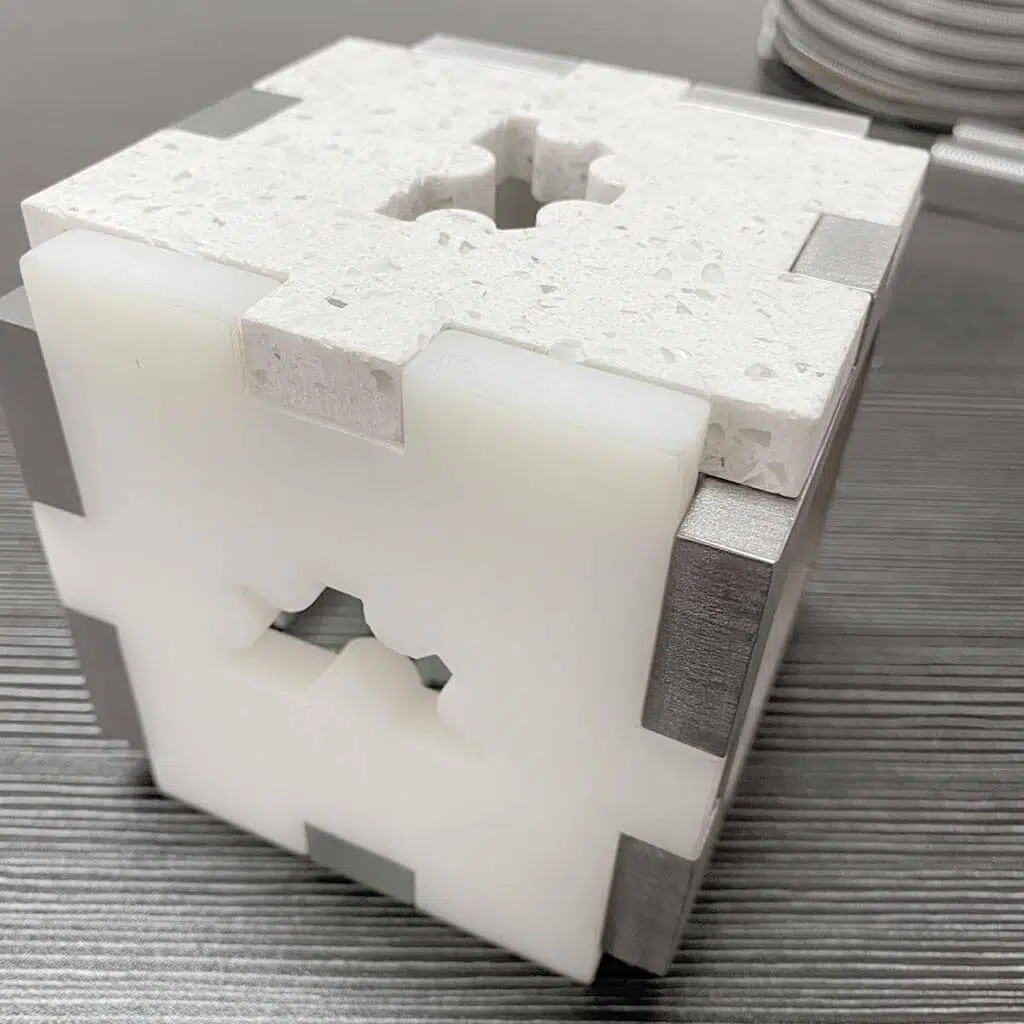 Material técnico blanco cortado en geometría personalizada